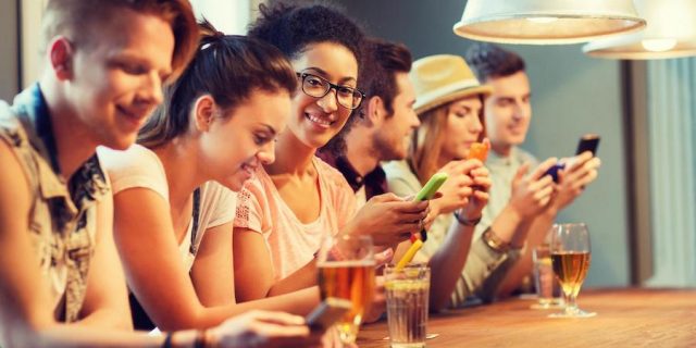 Social Media Marketing for Bars – A Complete Guide